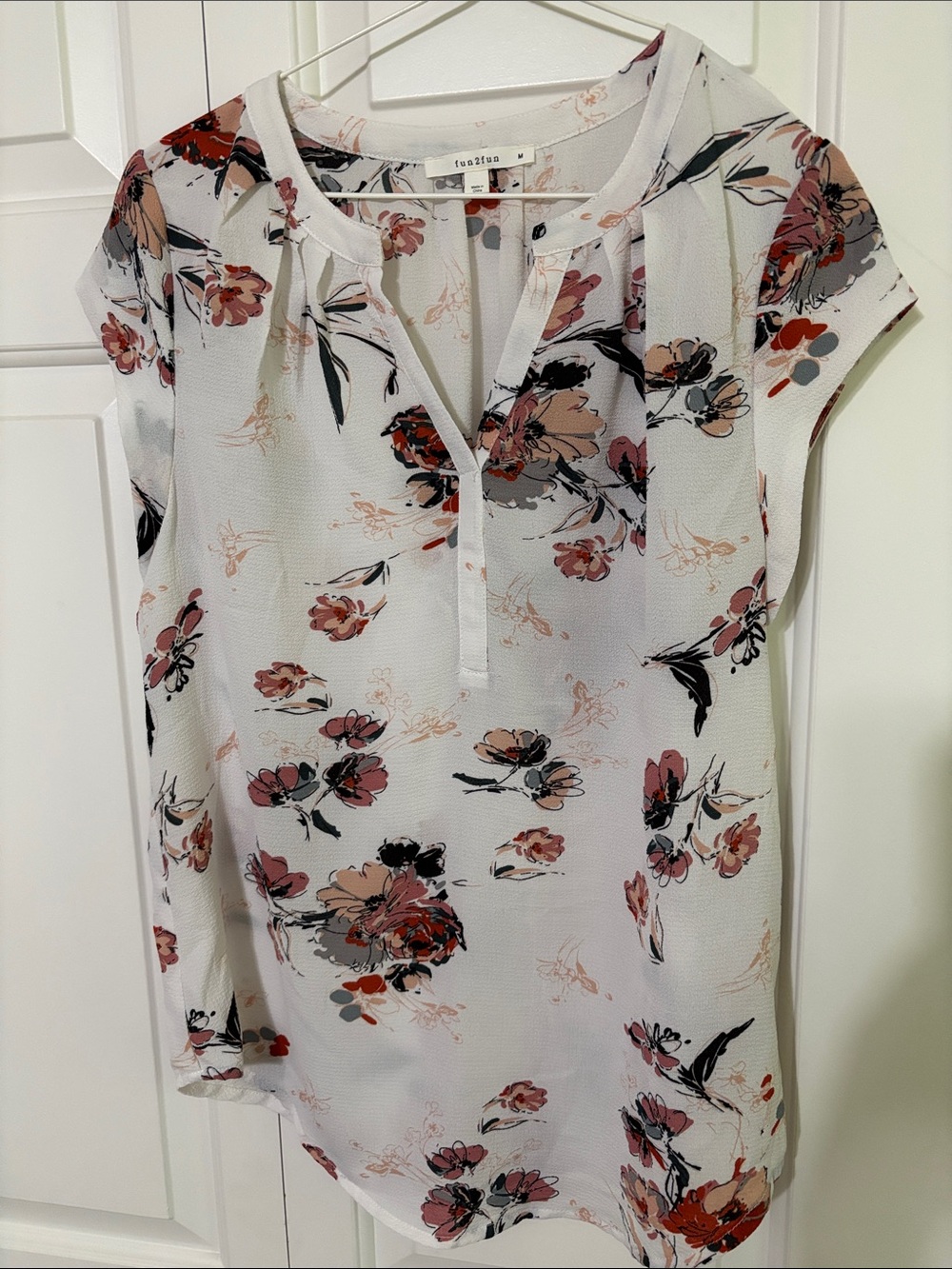 Fun2fun Women's White Floral Split-Neck Blouse Size M